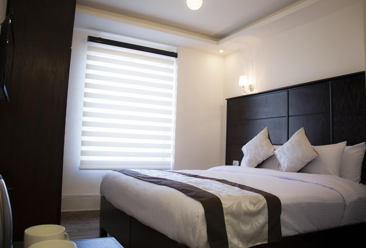 London Bridge Hotel Amman Esterno foto