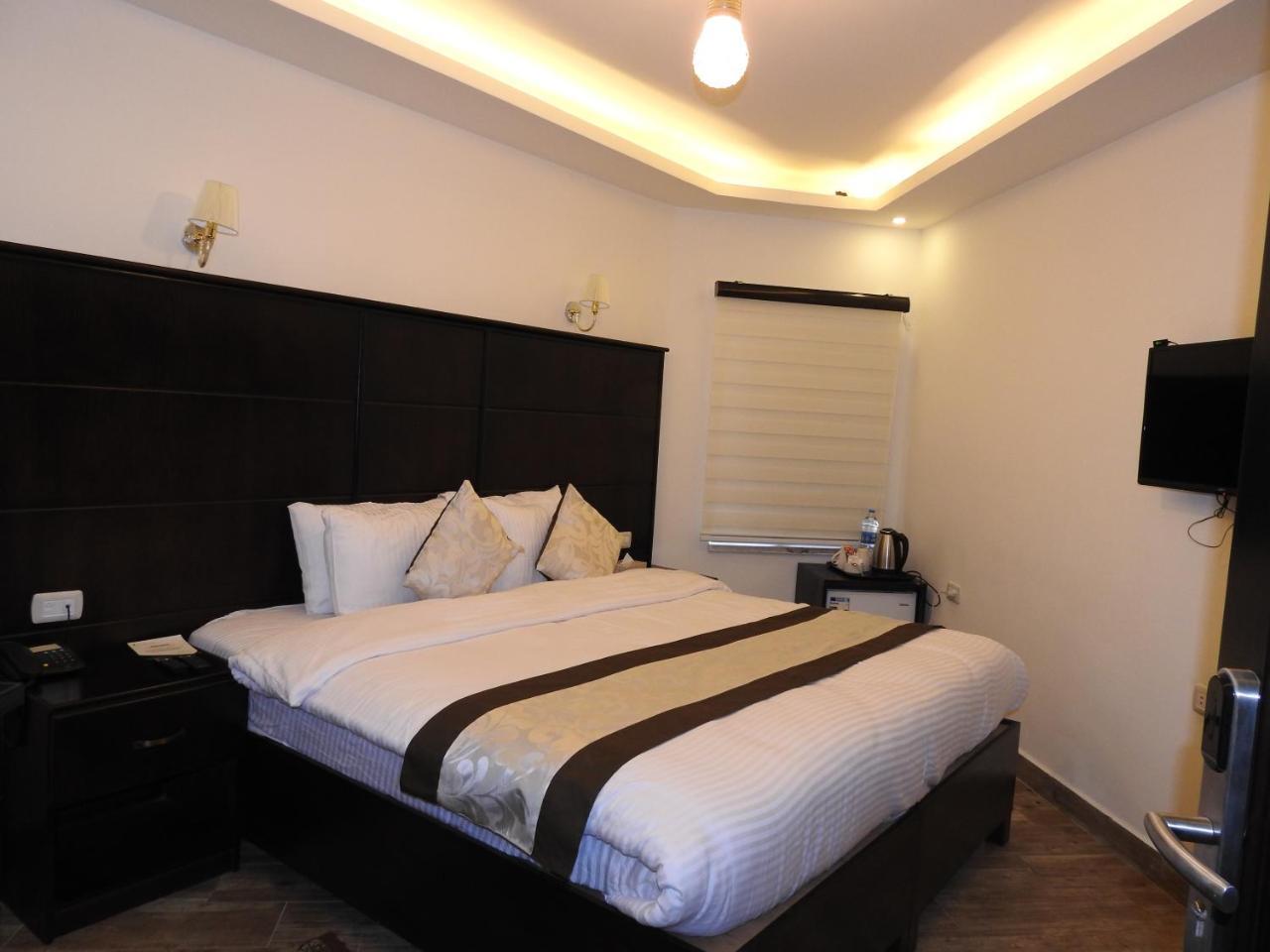 London Bridge Hotel Amman Esterno foto