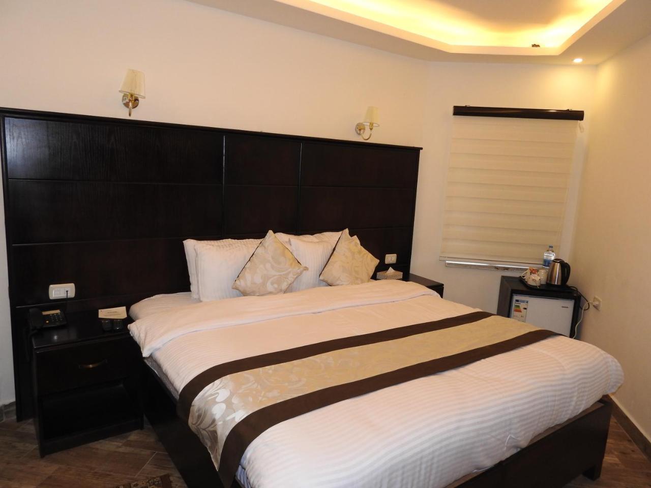 London Bridge Hotel Amman Esterno foto